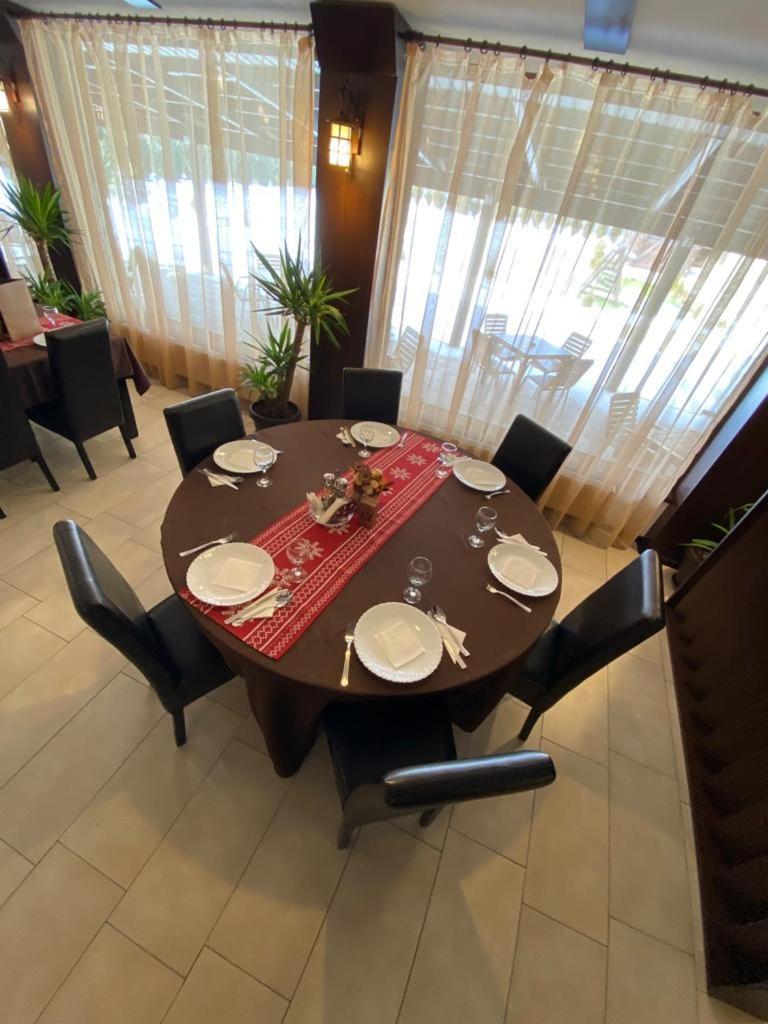 Hanul Lui Bogdan Economy Inn Făget 外观 照片