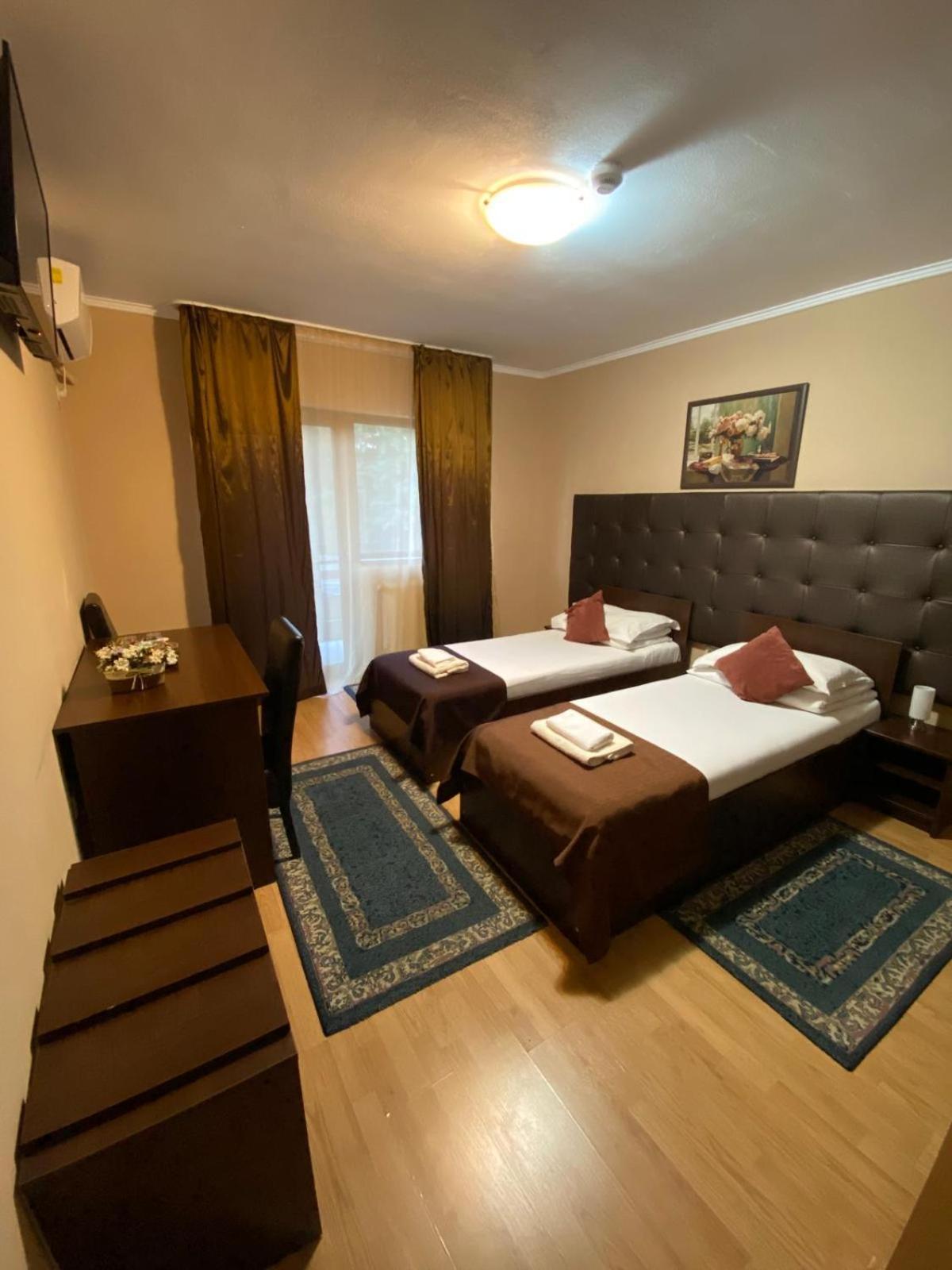 Hanul Lui Bogdan Economy Inn Făget 外观 照片
