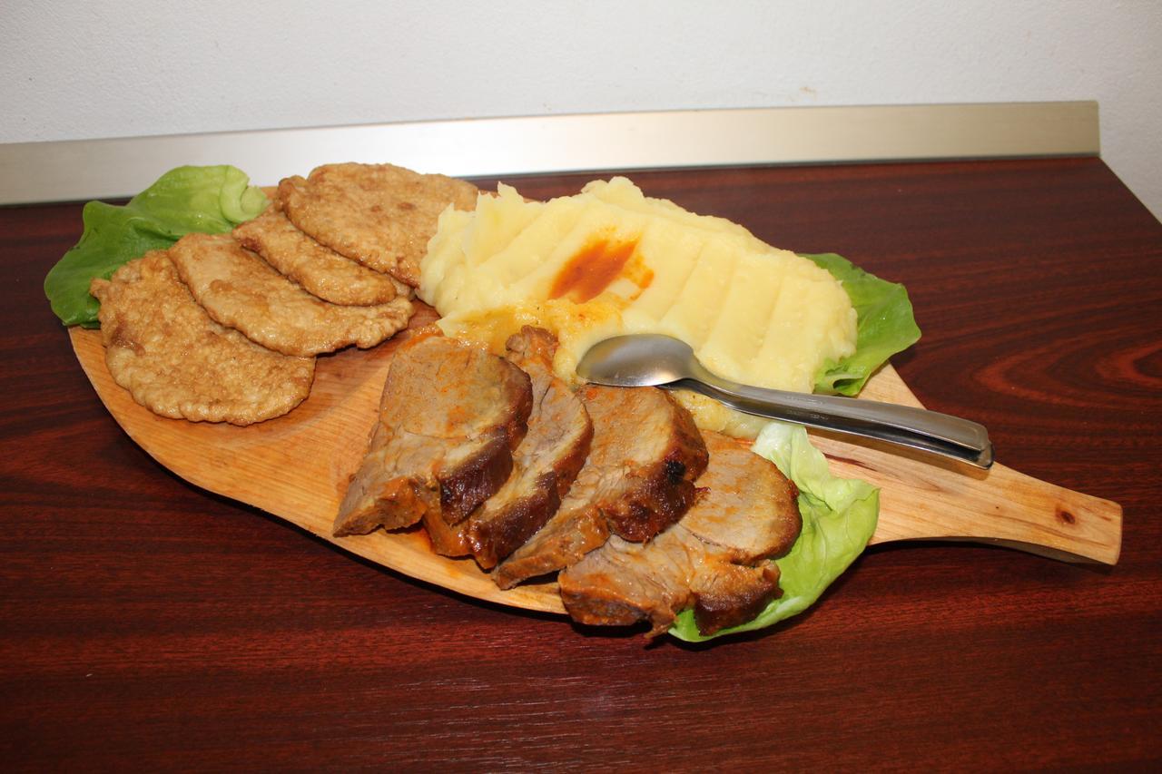 Hanul Lui Bogdan Economy Inn Făget 外观 照片